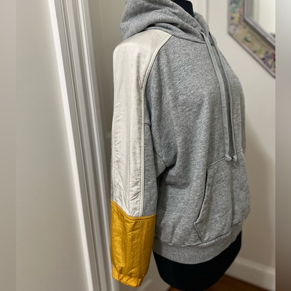 Levi’s Graphic Color Block Hoodie Pullover Sweater - Picture 10 of 16